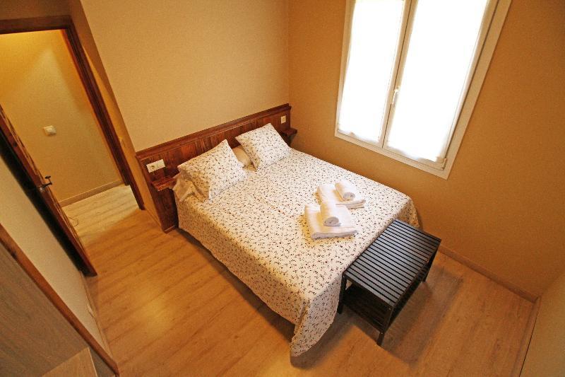 Snoe Apartamentos Mont Romies Plaza Salardú Extérieur photo