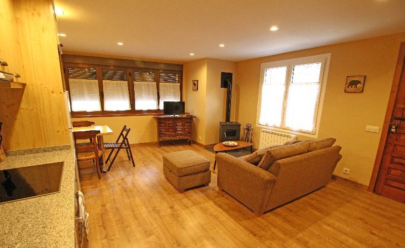 Snoe Apartamentos Mont Romies Plaza Salardú Extérieur photo